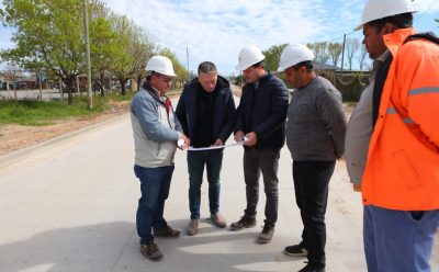 FERNANDO GRAY RECORRIÓ OBRAS DE PAVIMENTACIÓN EN 9 DE ABRIL