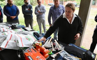 EL MUNICIPIO ENTREGÓ EQUIPAMIENTO A ALUMNAS Y ALUMNOS DE LA SOCIEDAD DE FOMENTO LA SOFÍA