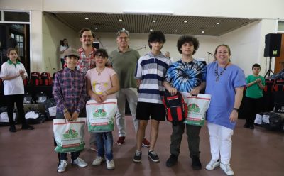 EL MUNICIPIO ENTREGÓ INDUMENTARIA A INTEGRANTES DE LOS COROS Y LAS ORQUESTAS INFANTOJUVENILES