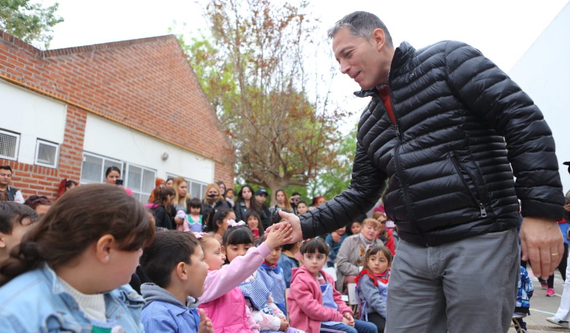 FERNANDO GRAY PARTICIPÓ DEL 25° ANIVERSARIO DEL JARDÍN DE INFANTES N° 923