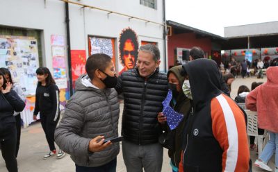 FERNANDO GRAY PARTICIPÓ DEL ACTO DE IMPOSICIÓN DE NOMBRE DE LA SECUNDARIA N° 42