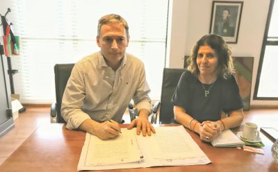 FERNANDO GRAY FIRMÓ ESCRITURAS DE TERRENOS CEDIDOS AL MUNICIPIO