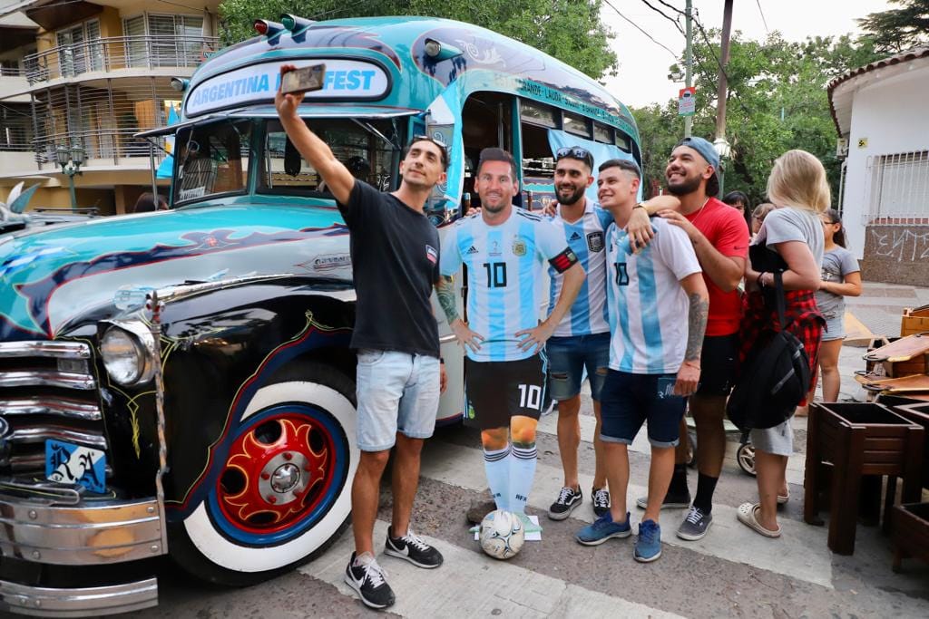 CON GRAN CONCURRENCIA, SE REALIZÓ EL SÁBADO LA EDICIÓN MUNDIAL DE PASEO DORREGO