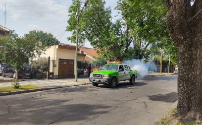 CONTINÚAN LAS TAREAS DE FUMIGACIÓN EN EL DISTRITO