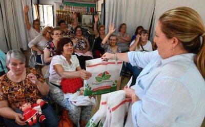 EL MUNICIPIO ENTREGÓ KITS PARA ALUMNAS Y ALUMNOS DE LA ESCUELA MUNICIPAL DE ARTES Y OFICIOS