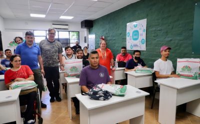 EL MUNICIPIO ENTREGÓ KITS DE HERRAMIENTAS PARA ESTUDIANTES DE DOS CURSOS PROFESIONALES