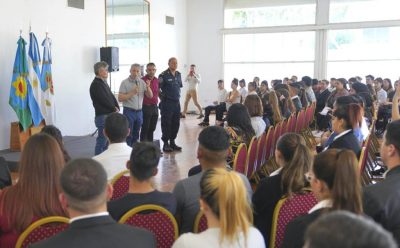 FERNANDO GRAY PRESENCIÓ LA PRIMERA CHARLA INFORMATIVA PARA EL INGRESO 2023 A LA POLICÍA BONAERENSE