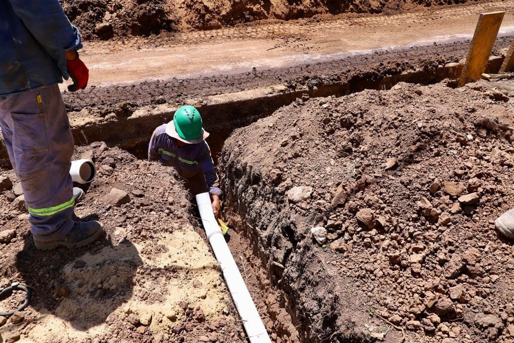 AVANZA LA OBRA DE LA NUEVA RED CLOACAL EN MONTE GRANDE SUR