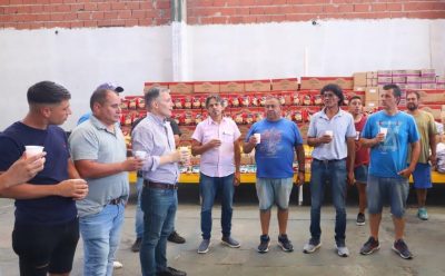 FERNANDO GRAY COMPARTIÓ EL BRINDIS DE FIN DE AÑO CON TRABAJADORES DE LA COOPERATIVA LA CRESTA