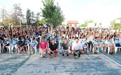 FERNANDO GRAY ENTREGÓ KITS DEPORTIVOS A CHICAS Y CHICOS EN EL CIERRE DEL AÑO DEPORTIVO DE LA ASOCIACIÓN DE ESCUELAS DE HOCKEY DE ESTEBAN ECHEVERRÍA