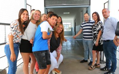 FERNANDO GRAY INAUGURÓ AULAS EN LA ESCUELA SECUNDARIA N° 63