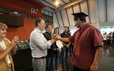FERNANDO GRAY PARTICIPÓ DE LA ENTREGA DE DIPLOMAS A EGRESADAS Y EGRESADOS DEL PLAN FINES