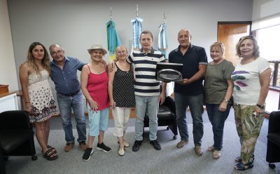 FERNANDO GRAY JUNTO CON INTEGRANTES DE LA ASOCIACIÓN CIVIL PATIO CULTURAL LAS MORERAS