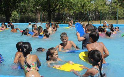 <strong>CIENTOS DE VECINAS Y VECINOS CONTINÚAN DISFRUTANDO DE LAS COLONIAS DE VERANO</strong>