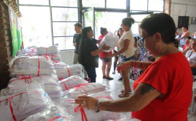 EL MUNICIPIO ENTREGÓ GUARDAPOLVOS PARA 2.210 NIÑAS Y NIÑOS DE CANNING Y EL JAGÜEL