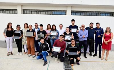 DURANTE 2023, FERNANDO GRAY ENTREGÓ 2.344 NOTEBOOKS A ESTUDIANTES DE ESCUELAS SECUNDARIAS DEL DISTRITO