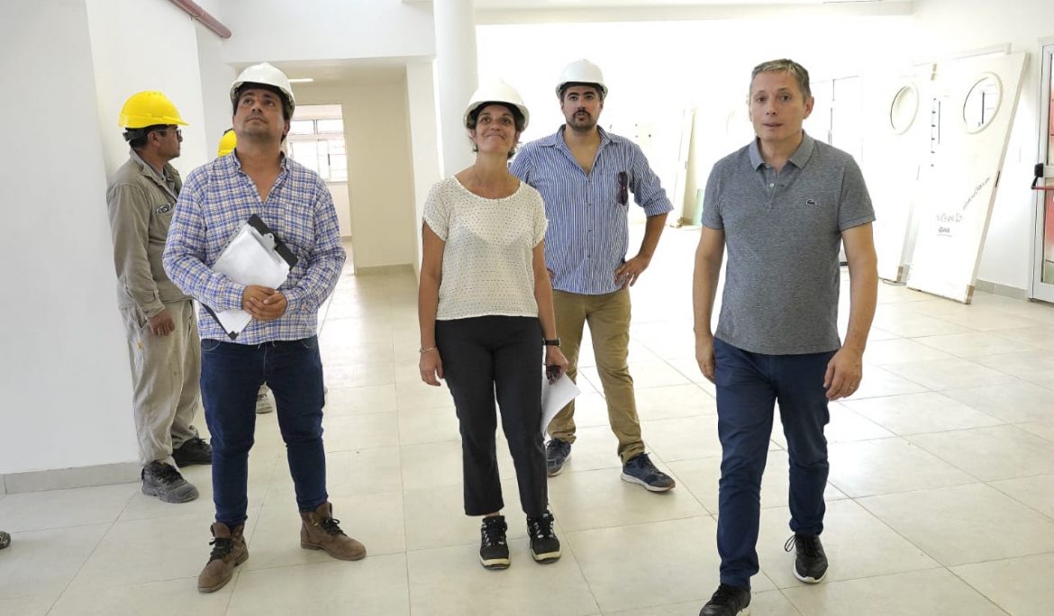 El intendente de Esteban Echeverría recorrió las obras de la Unidad Sanitaria Nº4 de Monte Grande Sur El intendente de Esteban Echeverría recorrió las obras de la Unidad Sanitaria Nº4 de Monte Grande Sur