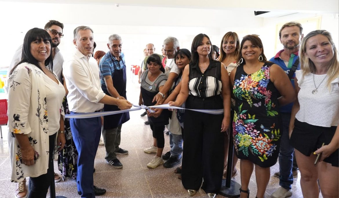 HOGAR ESCUELA EVITA: FERNANDO GRAY PARTICIPÓ DEL INICIO DE CLASES E INAUGURÓ LA OBRA DE REMODELACIÓN DE LA COCINA Y EL COMEDOR