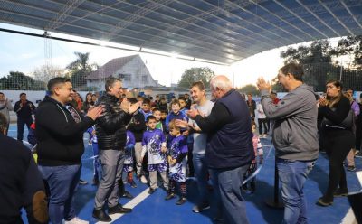 FERNANDO GRAY INAUGURÓ EL TECHO PARABÓLICO DE LA ASOCIACIÓN DE PADRES PARQUE 2000