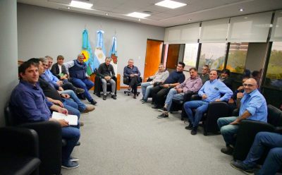 FERNANDO GRAY SE REUNIÓ CON REPRESENTANTES DE LA UTA Y DELEGADOS GREMIALES