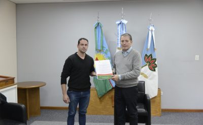 FERNANDO GRAY ENTREGÓ EL DECRETO DE PROMOCIÓN INDUSTRIAL A LA EMPRESA FADIMAR SRL