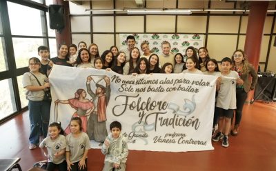FERNANDO GRAY RECIBIÓ A BALLETS FOLKLÓRICOS DEL DISTRITO