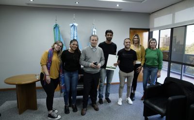 FERNANDO GRAY SE REUNIÓ CON REPRESENTANTES DE LA ASOCIACIÓN DE ESCUELAS DE HOCKEY DE ESTEBAN ECHEVERRÍA