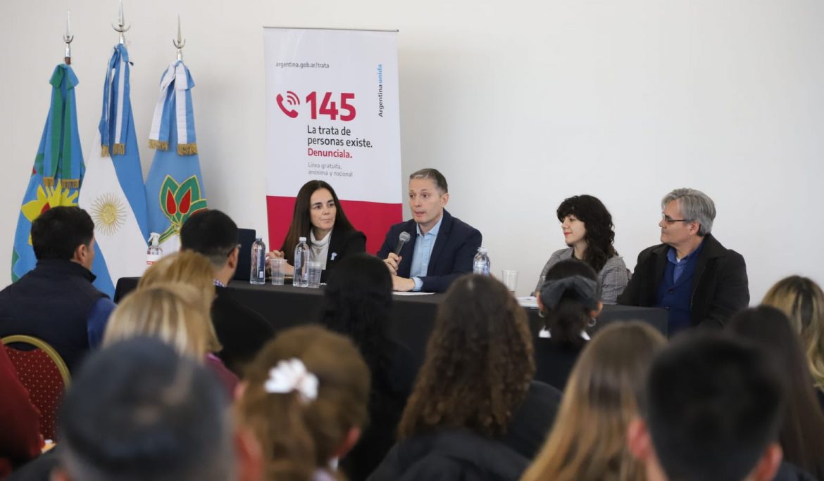 FERNANDO GRAY PARTICIPÓ DE UNA JORNADA DE CAPACITACIÓN SOBRE GROOMING