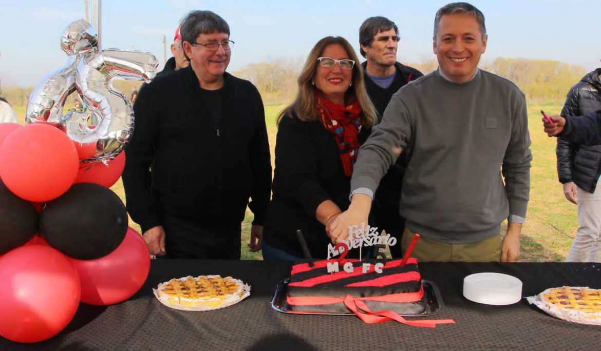 FERNANDO GRAY ASISTIÓ A LOS FESTEJOS POR EL 25° ANIVERSARIO DEL MONTE GRANDE FOOTBALL CLUB