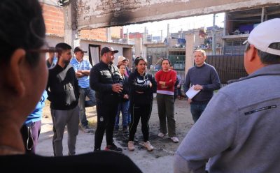 9 DE ABRIL: FERNANDO GRAY RECORRIÓ EL BARRIO LAS PRADERAS
