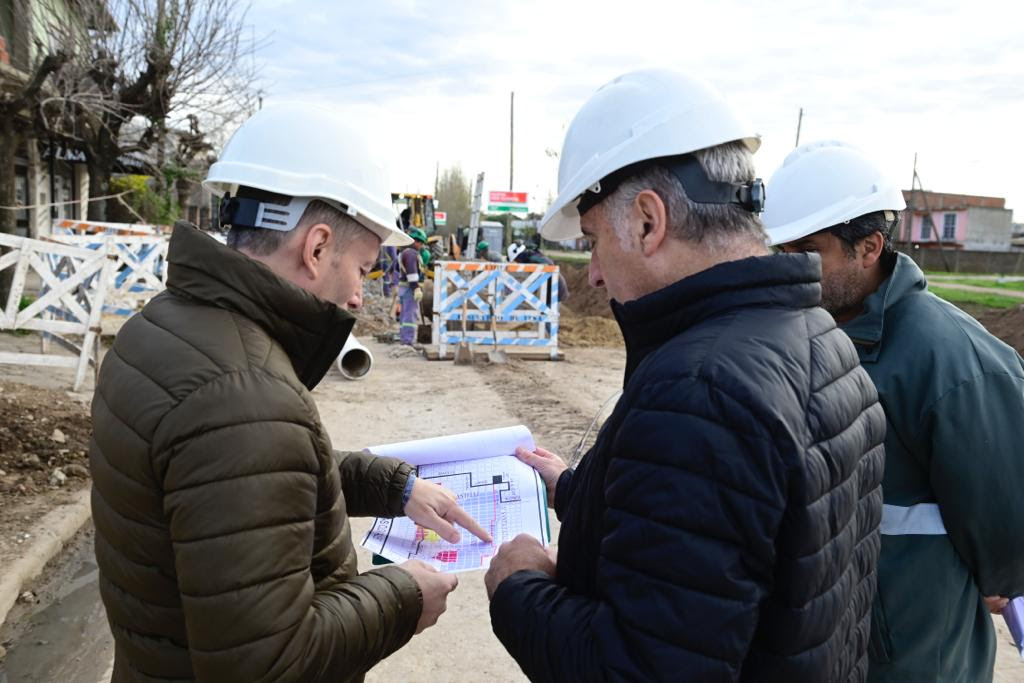 FERNANDO GRAY SUPERVISÓ LA OBRA DE LA NUEVA RED DE CLOACAS EN MONTE GRANDE SUR