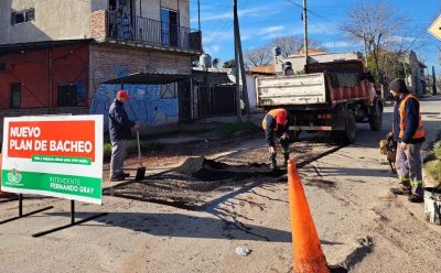 EL MUNICIPIO CONTINÚA CON LOS TRABAJOS DE BACHEO EN EL JAGÜEL