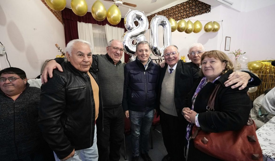 FERNANDO GRAY ASISTIÓ AL CUMPLEAÑOS DEL PASTOR ADÁN CARMELO DELPINO DE LA IGLESIA EVANGÉLICA ASAMBLEA DE DIOS