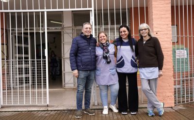 EL JAGÜEL: FERNANDO GRAY RECORRIÓ ESCUELAS, UNA UNIDAD SANITARIA Y DIALOGÓ CON VECINAS Y VECINOS DEL BARRIO MONTANA