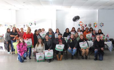 EL MUNICIPIO REALIZÓ UNA NUEVA ENTREGA DE KITS PARA ESTUDIANTES DE LA ESCUELA MUNICIPAL DE ARTES Y OFICIOS