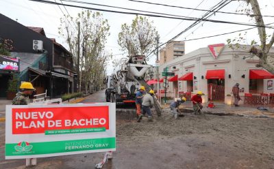NUEVAS OBRAS DE BACHEO EN EL CENTRO DE MONTE GRANDE