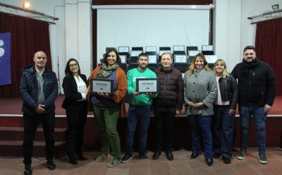 FERNANDO GRAY ENTREGÓ NOTEBOOKS A ESTUDIANTES Y VISITÓ INSTITUCIONES EDUCATIVAS Y SOCIALES DE LOS BARRIOS LA CAUTIVA Y SANTA ROSA
