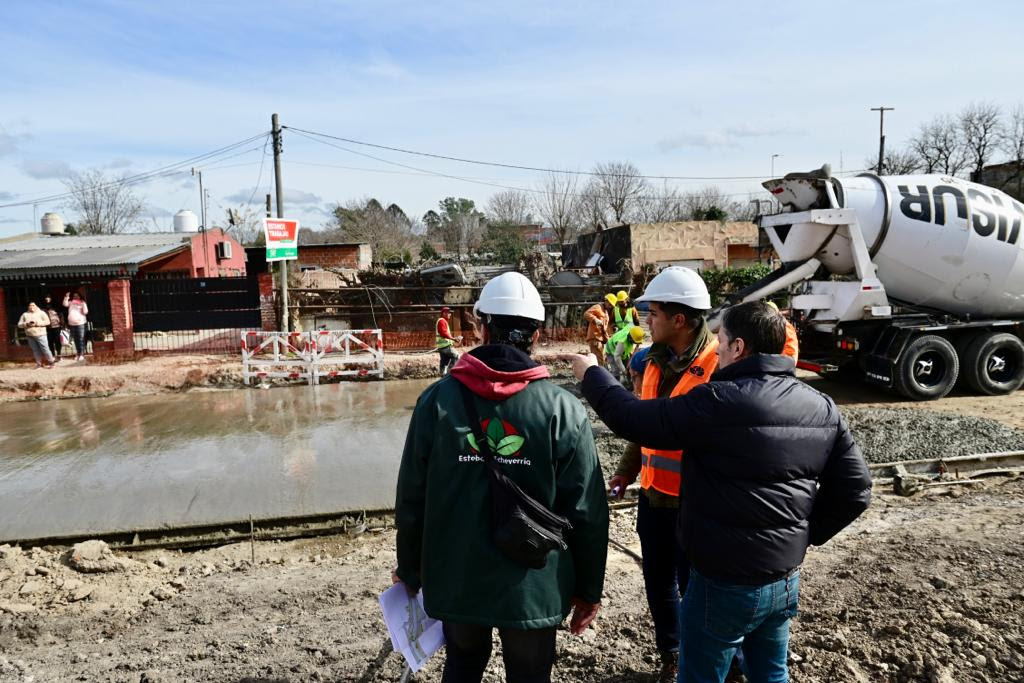 EL JAGÜEL: FERNANDO GRAY RECORRIÓ EL BARRIO LA MORITA