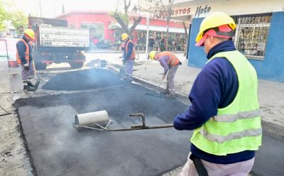 CONTINÚAN LOS TRABAJOS DE BACHEO EN EL DISTRITO