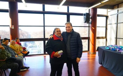 FERNANDO GRAY ENTREGÓ 94 PARES DE LENTES A VECINAS Y VECINOS DEL DISTRITO