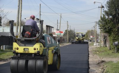 EL MUNICIPIO DE ESTEBAN ECHEVERRÍA CONTINÚA CON LAS OBRAS DE PAVIMENTACIÓN