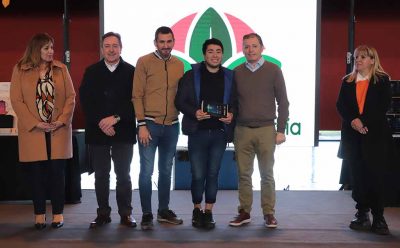 FERNANDO GRAY ENTREGÓ 3.950 TABLETS A ADULTAS Y ADULTOS QUE CURSAN ESTUDIOS PRIMARIOS Y SECUNDARIOS