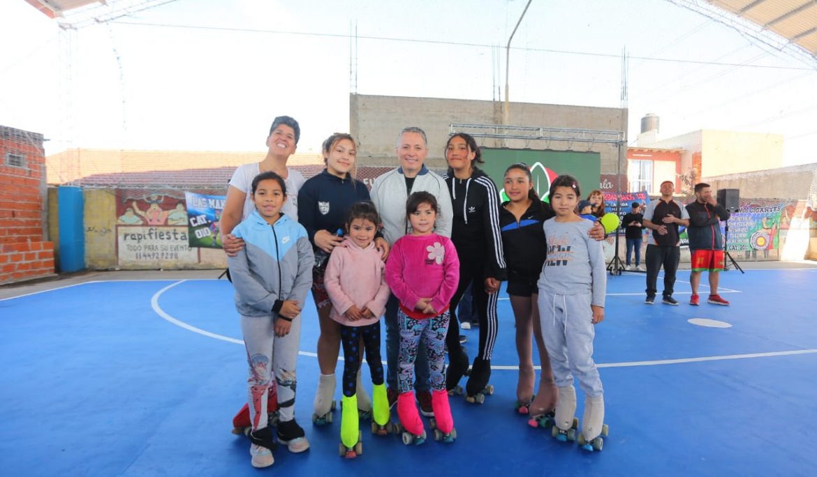 9 DE ABRIL: FERNANDO GRAY INAUGURÓ EL TECHO PARABÓLICO DEL CLUB FUERZA JOVEN EL ZAIZAR