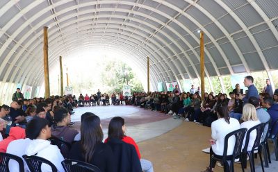 FERNANDO GRAY COMPARTIÓ UN ENCUENTRO CON MÁS DE 200 JÓVENES DE LOS CENTROS DE ESTUDIANTES DE ESCUELAS SECUNDARIAS DEL DISTRITO