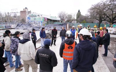 MONTE GRANDE: FERNANDO GRAY RECORRIÓ LA OBRA DEL SKATEPARK DE LA PLAZA ARÁOZ ALFARO