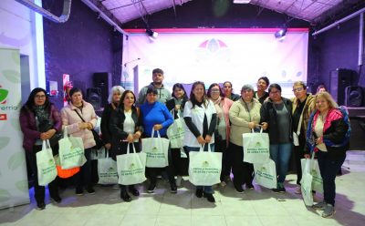 EL MUNICIPIO CONTINÚA CON LA ENTREGA DE KITS A ESTUDIANTES DE LA ESCUELA MUNICIPAL DE ARTES Y OFICIOS