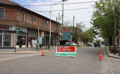 EL MUNICIPIO CONTINÚA CON LAS TAREAS DE TOMADO DE JUNTAS EN LAS CALLES DEL DISTRITO