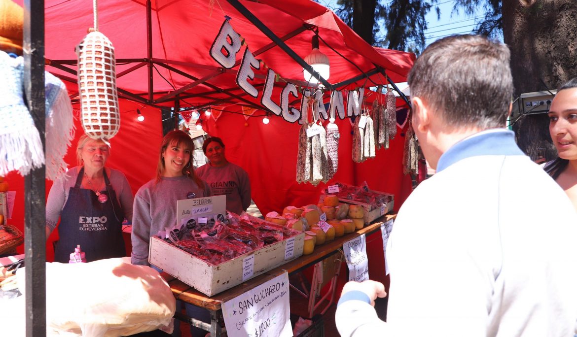 FERNANDO GRAY RECORRIÓ LA FERIA DE EMPRENDEDORAS Y EMPRENDEDORES EXPO ESTEBAN ECHEVERRÍA