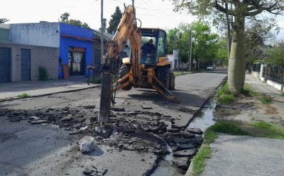 EL MUNICIPIO DE ESTEBAN ECHEVERRÍA CONTINÚA CON OBRAS DE BACHEO EN HORMIGÓN