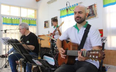 EL ENSAMBLE MUNICIPAL PRESENTÓ UN SHOW INFANTIL EN EL JARDÍN DE INFANTES N° 919